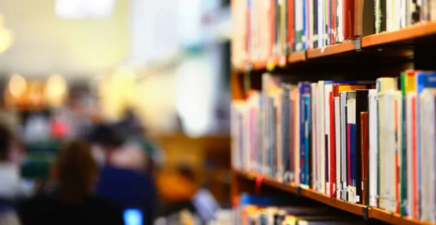Pé-de-Meia reduz abandono escolar no ensino médio em 43% em dois anos