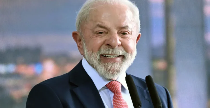 Em decreto