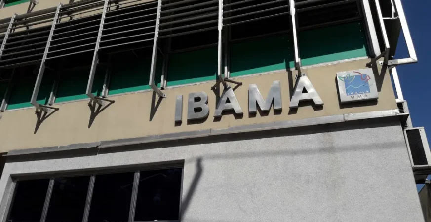 Ibama multa governo do Paraná em R$ 2,5 milhões por poluição no litoral