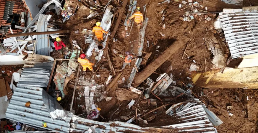 Após chuvas em MG, mortes passam de 72 em Juiz de Fora e Ubá