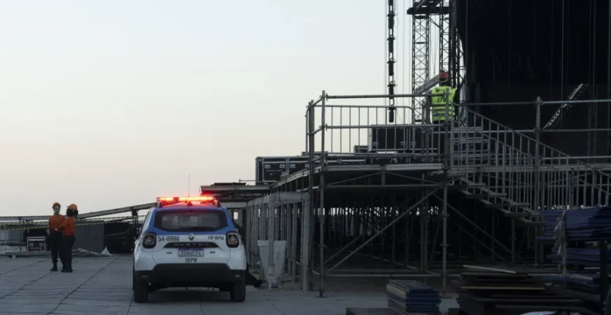 Homem morre em montagem do palco da cantora Shakira em Copacabana