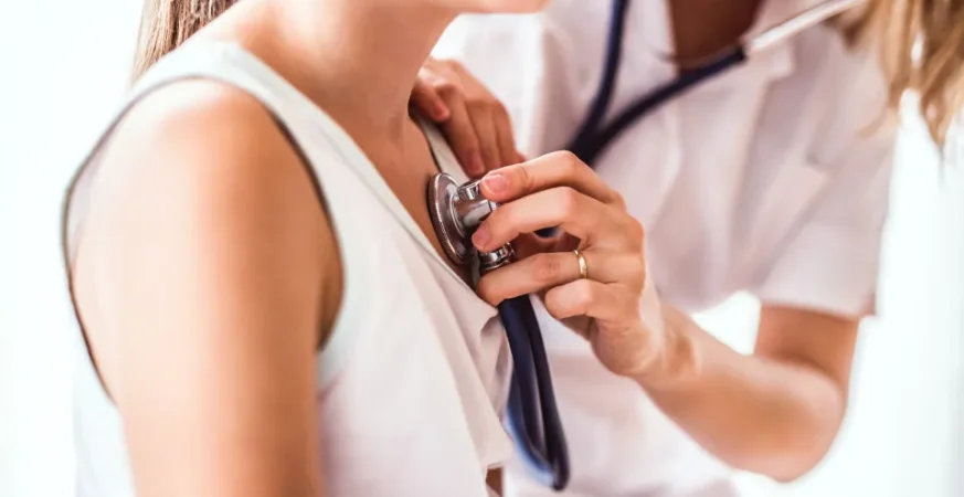 Infarto em mulheres é pouco diagnosticado e mal tratado, dizem especialistas