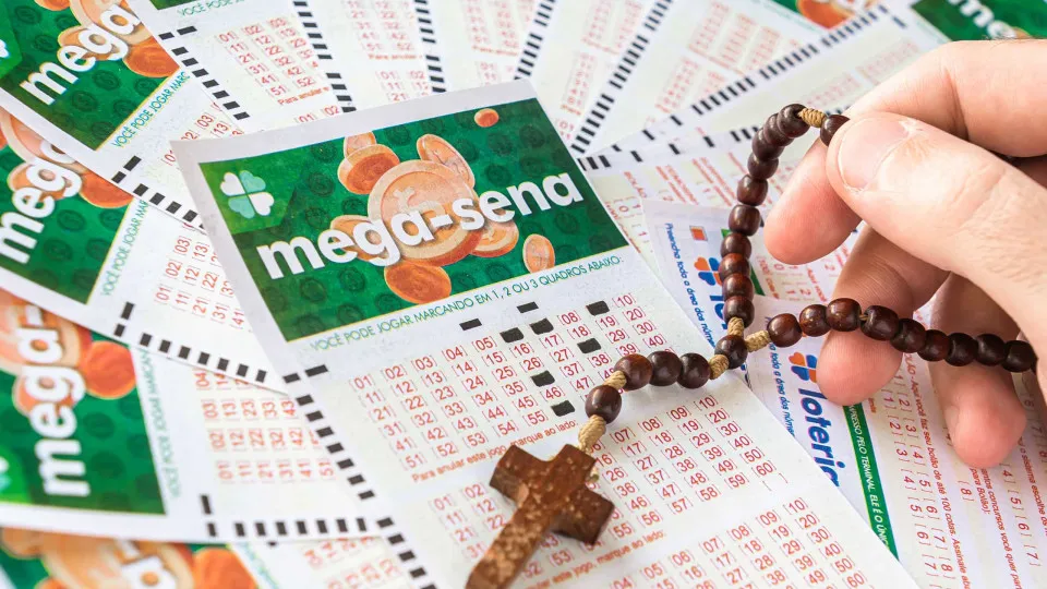 Mega-Sena 2995 acumula e premiação pode chegar a R$ 45 milhões na terça (14)