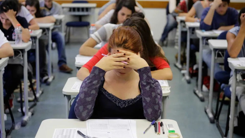 Fuvest divulga calendário do vestibular 2027