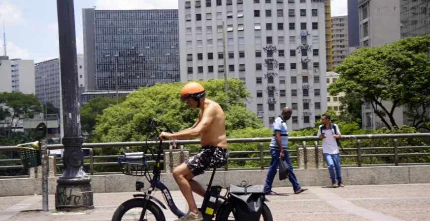 Última semana do verão começa com calor e tempo firme em São Paulo
