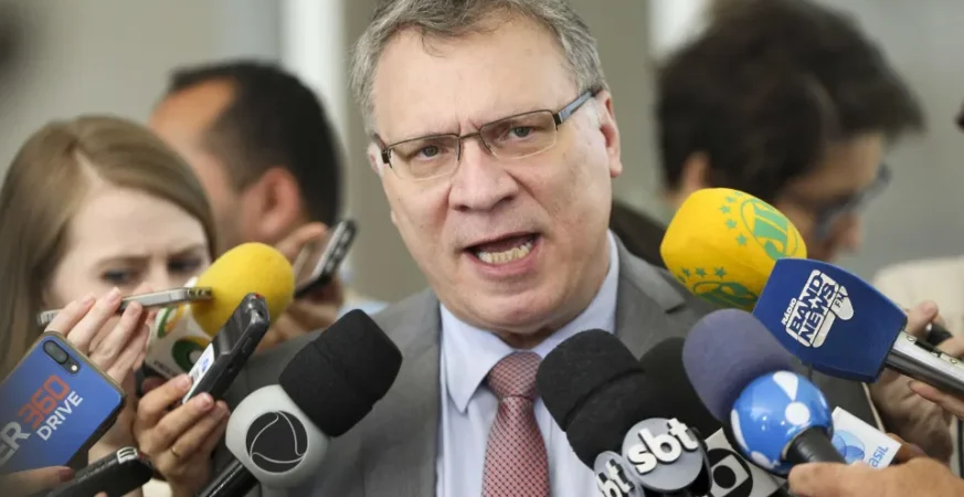 Caso Master: Advogado deixa defesa de ex-presidente do BRB
