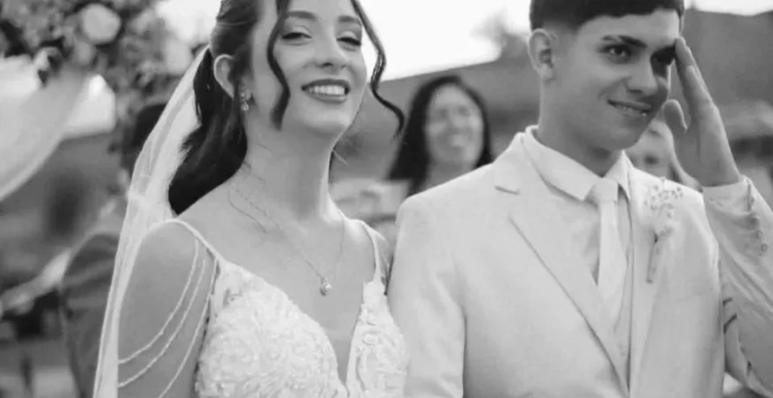 Recém-casados mortos em acidente em SP são velados e enterrados juntos