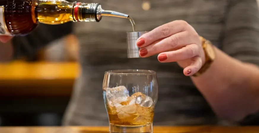 Brasil terá menos fumantes, mas maior consumo de álcool e ultraprocessados até 2030