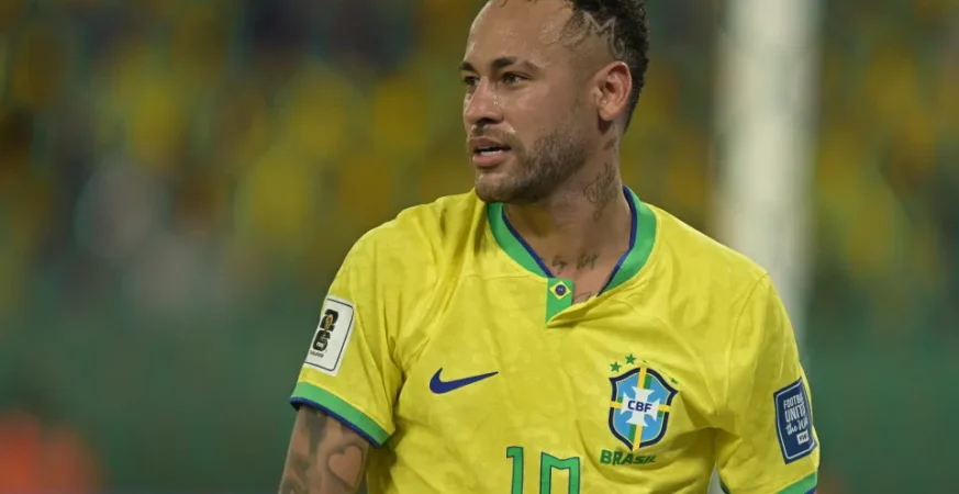 Neymar pode levar até seis semanas para voltar a jogar, diz especialista