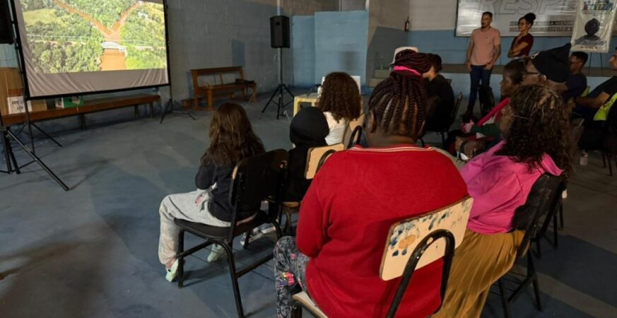 Rota Cine MS Povos Tradicionais estreia na Comunidade Tia Eva e leva cinema, memória e pertencimento ao público quilombola