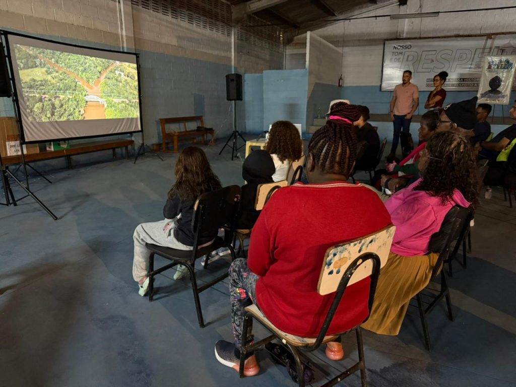 Rota Cine MS Povos Tradicionais estreia na Comunidade Tia Eva e leva cinema, memória e pertencimento ao público quilombola