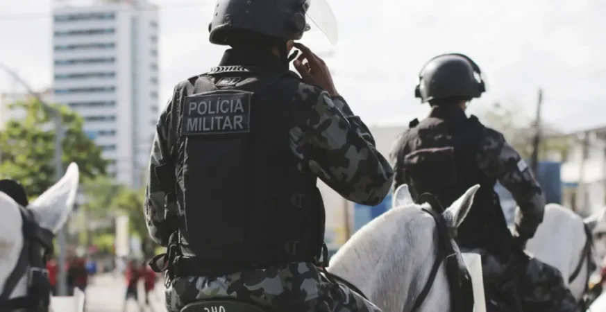 40% dos brasileiros afirmam ter sido vítima de crimes como golpes ou roubos, diz Datafolha