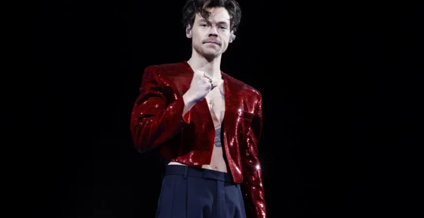 Harry Styles ajuda brasileiro a pedir namorada em casamento em Amsterdã