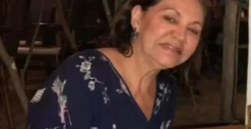 Mulher que morreu após cair de escada de avião ia ao aniversário da filha
