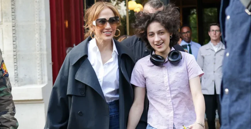 Filho de Jennifer Lopez adota novo nome e passa a se chamar Oskar