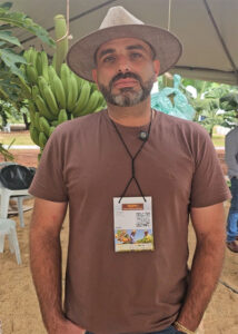 Tecnofam: o professor que plantou banana para dar errado e virou vitrine da agricultura familiar