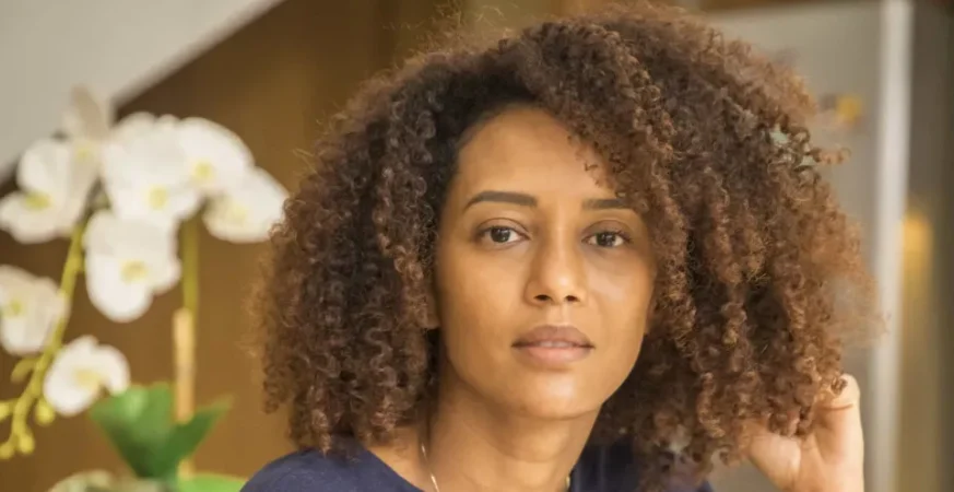 Taís Araujo vive no palco as aflições e os desejos de uma mulher em metamorfose