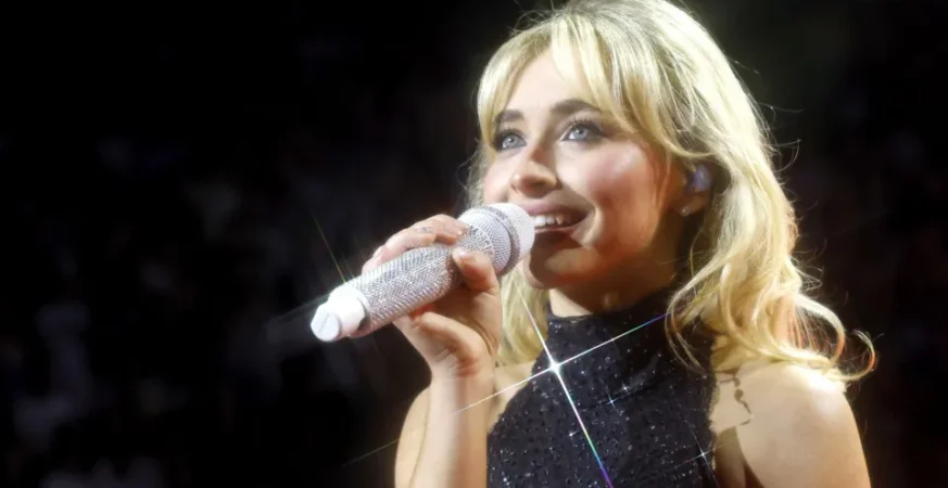 Justiça dos EUA concede medida protetiva a Sabrina Carpenter após invasão em residência