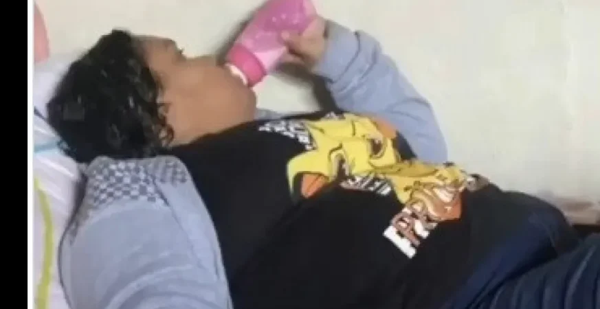 Mulher de 37 anos finge ter 12 e é adotada por família em Santa Catarina