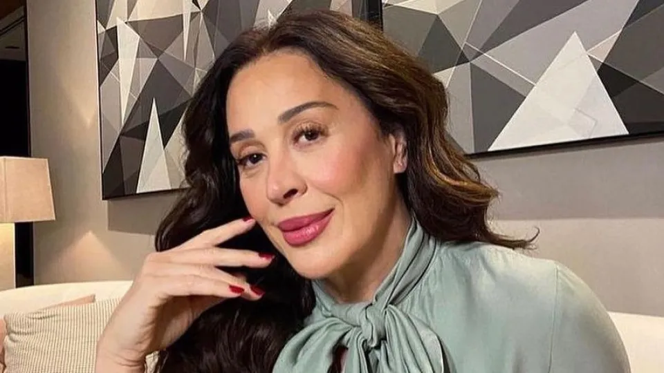 Claudia Raia relembra boatos sobre HIV e diz que apoio a Collor foi