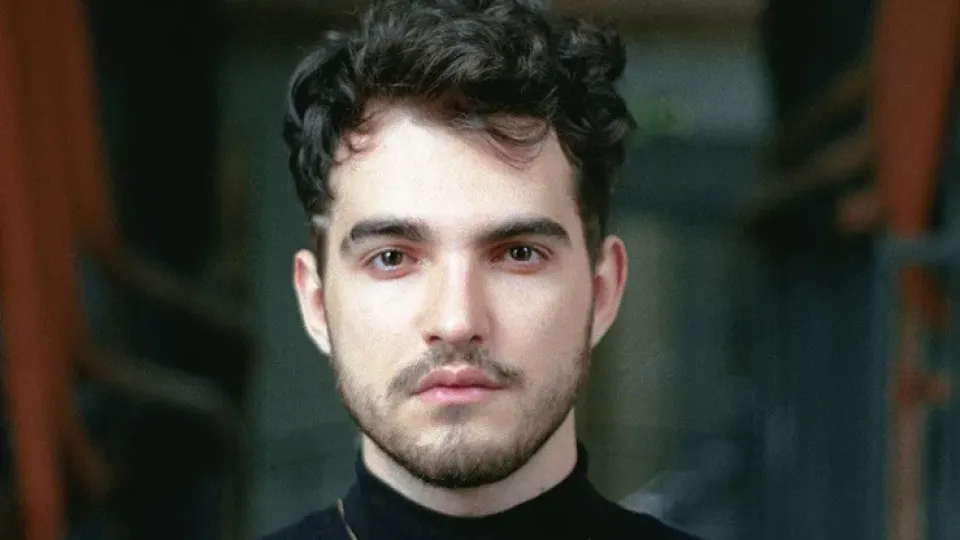 Jão anuncia retorno à música durante intervalo de
