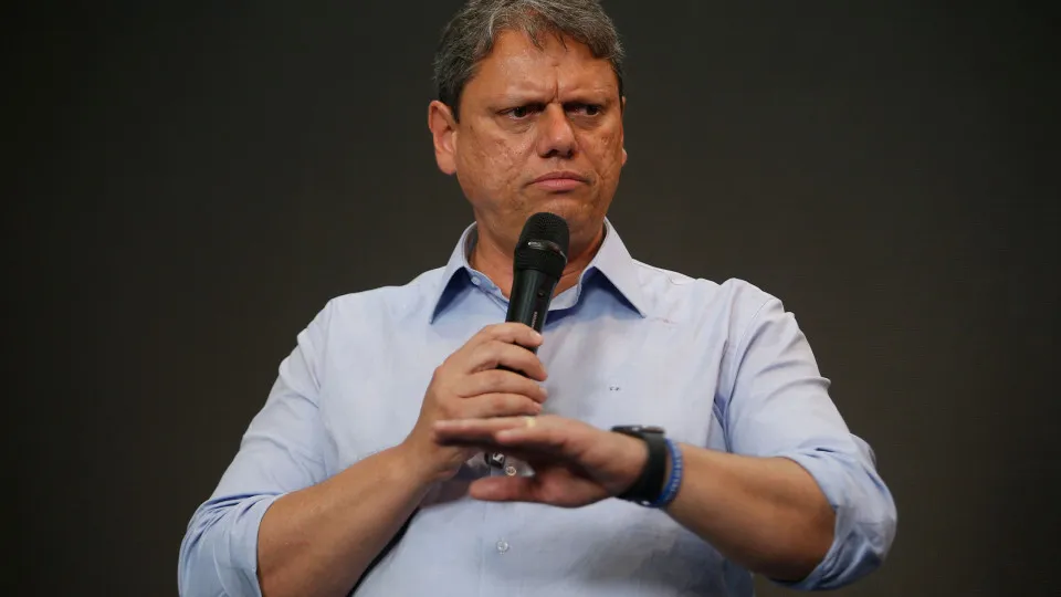 Após caos, governo Tarcísio retoma operação de linhas concedidas para a Trivia Trens
