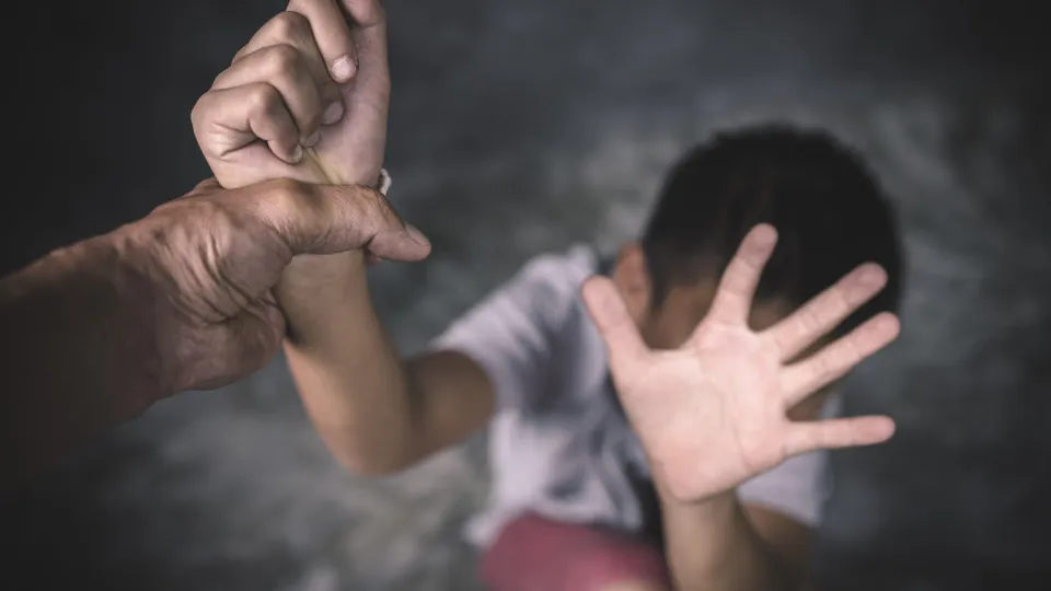 Pesquisa mostra persistência da violência contra crianças no país