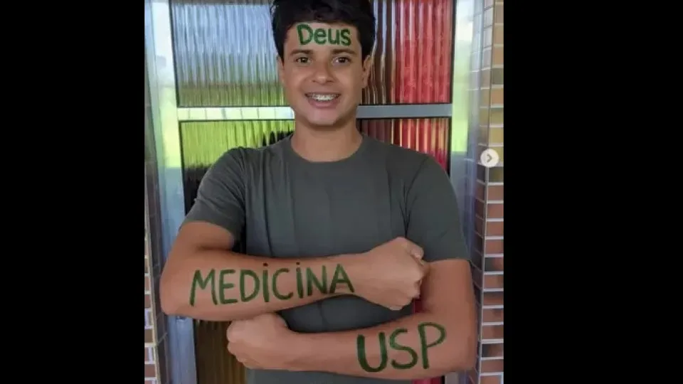 Baiano aprovado em 1º lugar em Medicina na USP está internado na UTI