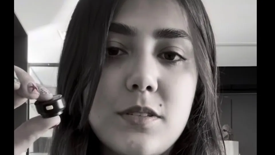 Vendida pela mãe aos 9 anos, mulher tenta apagar vínculo na Justiça