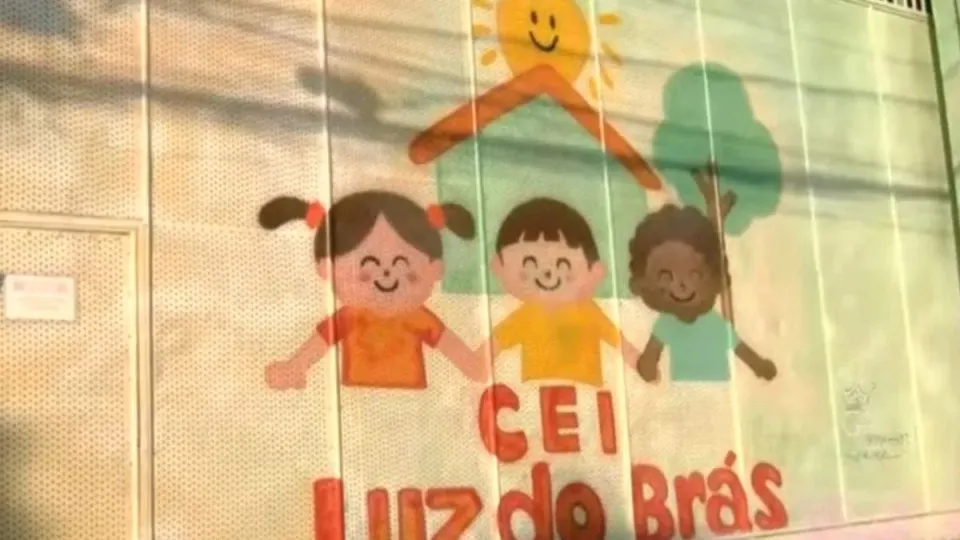 Bebê morre após ficar com a cabeça presa em grade de creche