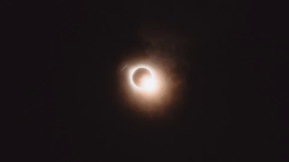 Planeja ver o eclipse solar? Eis as 4 apps que deve ter no celular