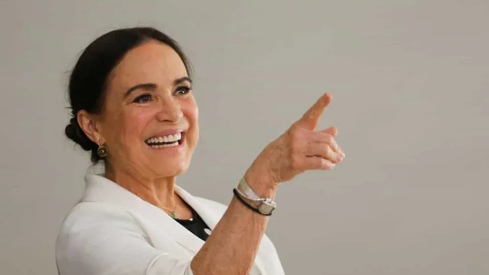 Não reconheci meu personagem, diz Regina Duarte sobre