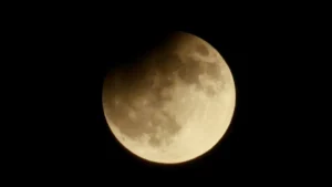 Eclipse lunar: nuvens podem atrapalhar visualização no Brasil; veja onde céu estará limpo