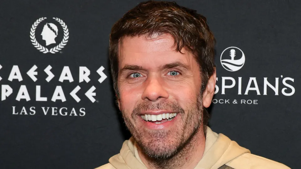 Perez Hilton se comunica e família atualiza estado após internação