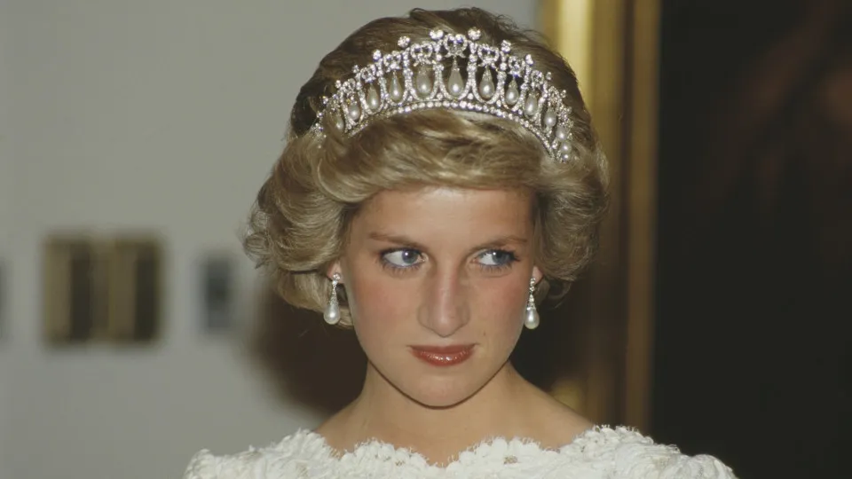 Vestido da vingança de princesa Diana pode ser vendido por R$ 1,6 milhão