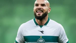 Coritiba vira no fim com lei do ex, vence e afunda Remo em jogaço de 5 gols