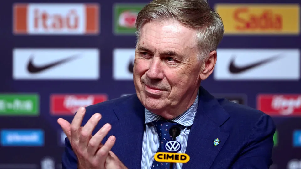 Jornal lista técnicos mais bem pagos; Ancelotti fica no top 15