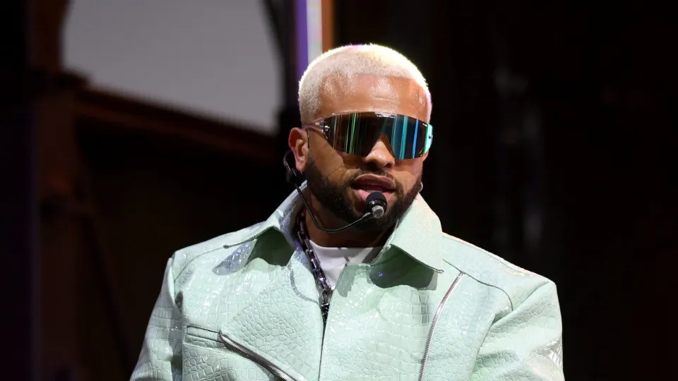 Cantor lamenta morte do filho de apenas 3 meses:
