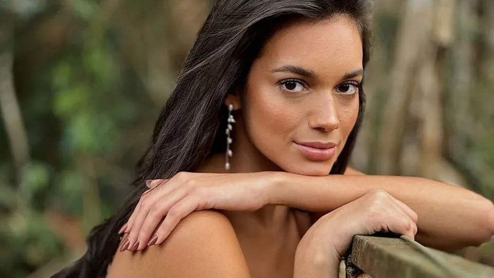 Ex-BBB Alane Dias será musa da Grande Rio mais uma vez