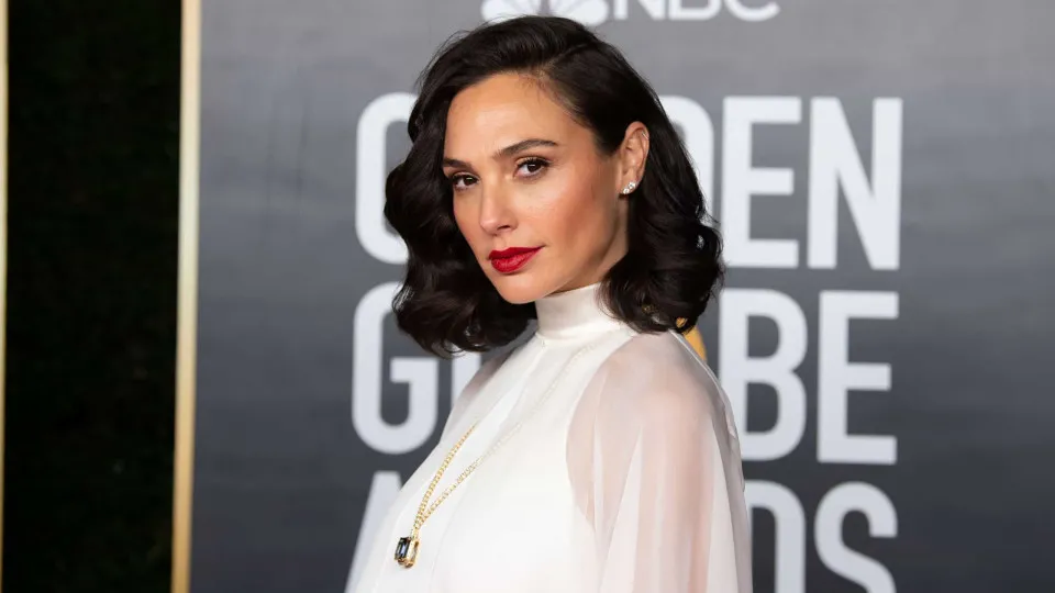 Gal Gadot descarta retorno como Mulher-Maravilha e deseja sorte à próxima atriz