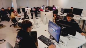 Apaixonado por desenhos, estudante descobre profissão e realiza sonho em curso técnico na rede estadual de ensino