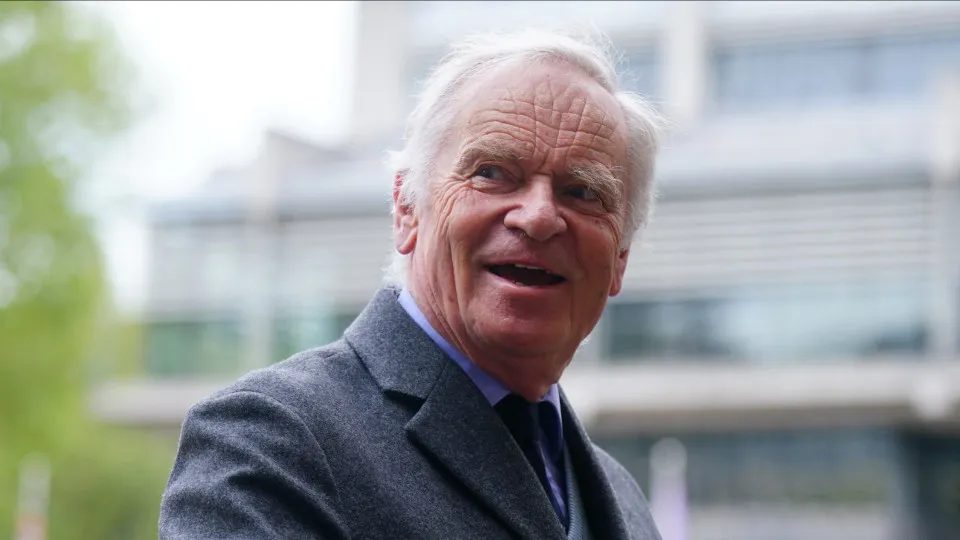 Jeffrey Archer morre aos 86 anos; escritor vendeu 300 milhões de livros