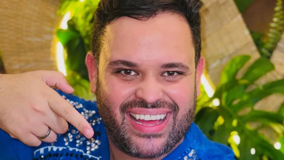 Ex-BBB Michel é humilhado por passageiro e desabafa: